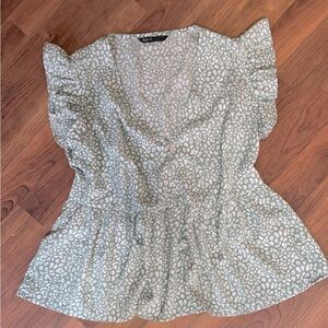 Safe green top! 🌿